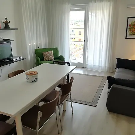 Sweet Irene Deluxe Balcony & Elevator Apartamento *