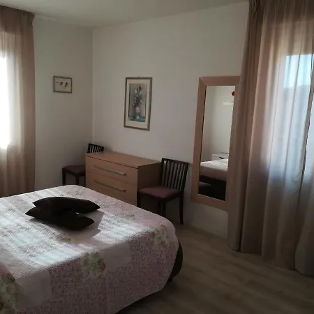 Sweet Irene Deluxe Apartment *