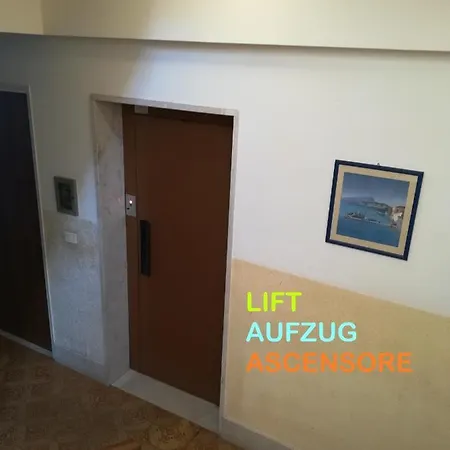 Sweet Irene Deluxe Balcony & Elevator 아파트 *