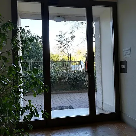 Sweet Irene Deluxe Balcony & Elevator 아파트