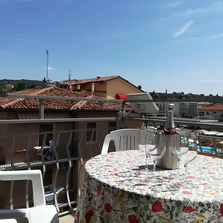 아파트 Sweet Irene Deluxe Balcony & Elevator