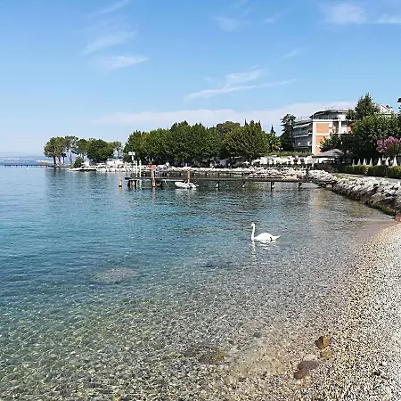 Sweet Irene Deluxe Balcony & Elevator 아파트 *