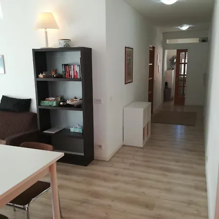 Sweet Irene Deluxe Balcony & Elevator 아파트